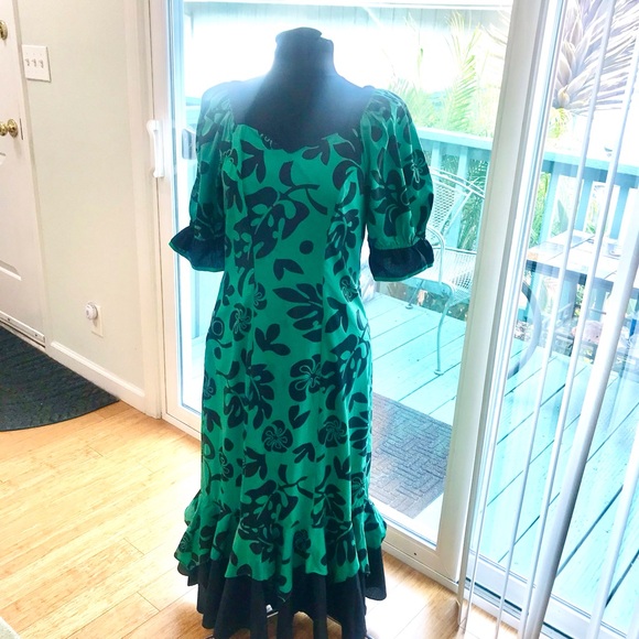 Vintage Hawaiian Luau or Wedding Dress - Picture 1 of 7